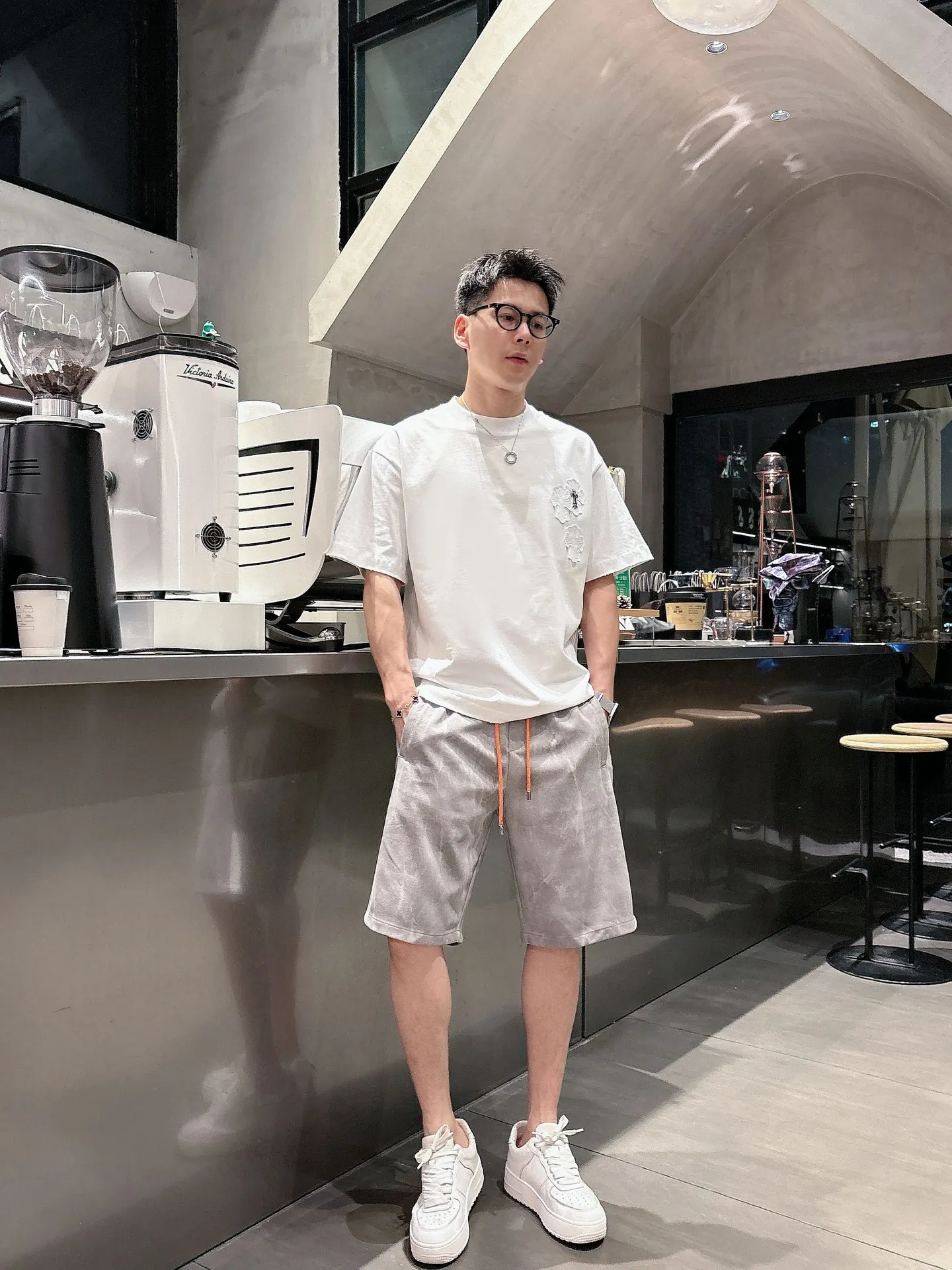Hermès three-standard complete 2026 summer New Arrival men's casual shorts, advanced custom-made Breathable fabric, Breathable fabric, extremely stretchy and comfortable, impeccable details, top-grade accessories, original logo design concept, delicate and soft feel! The upper body fit is awesome! Size: M-XXXL Please state your height and weight when ordering